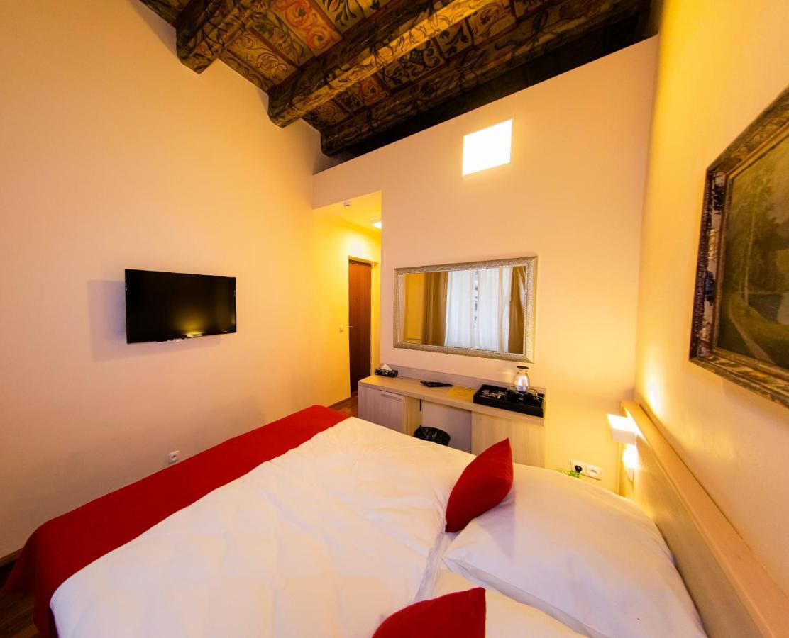 Aparthotel Boutique By Little King 3*