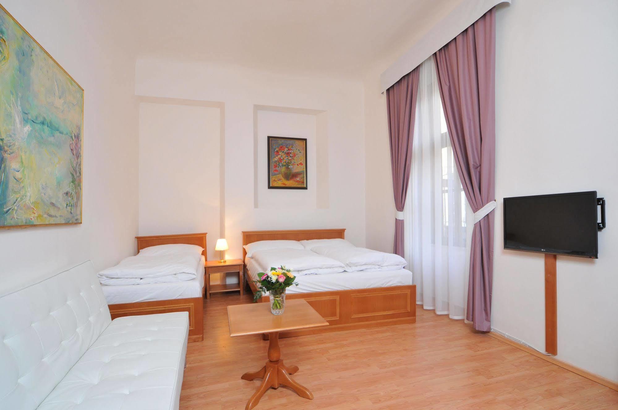 Boutique By Little King Aparthotel 3*